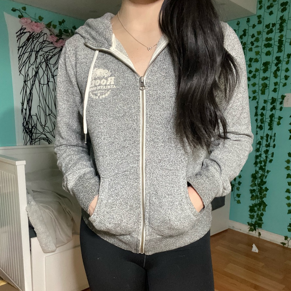 roots sweater